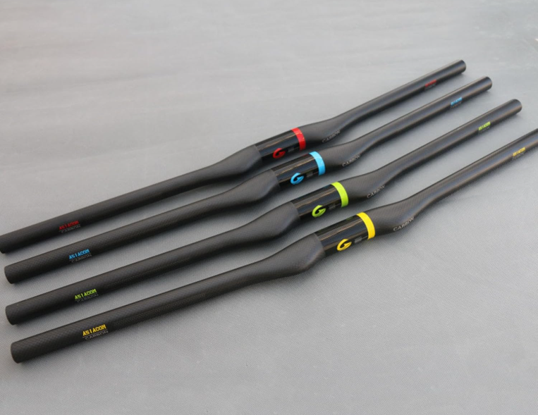 31.8mm Mountain Bike Handlebar T800 Full Carbon Fiber Handlebar Length 600-720mm 3K Matte for Mountain Bikes And Road Bikes,Red,700mm