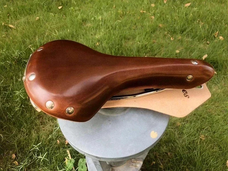 https://ae01.alicdn.com/kf/Sb0f92e2a7acb4a3ea2d59e401ae3d3a6E/TAIWAN-ORIGINAL-GYES-GS-06-COW-LEATHER-RETRO-CLASSIC-BICYCLE-SADDLE-BIKE-SADDLE.jpg