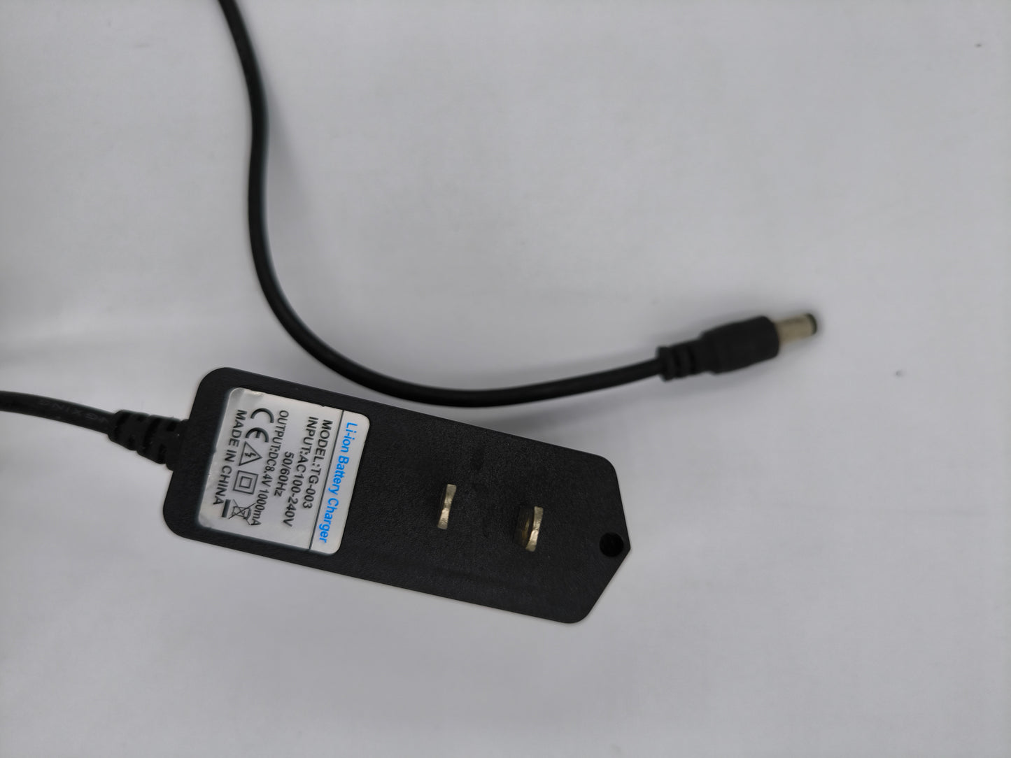 Li-ion Battery Charger DC8.4V1000mA ( Non Safety Mark )